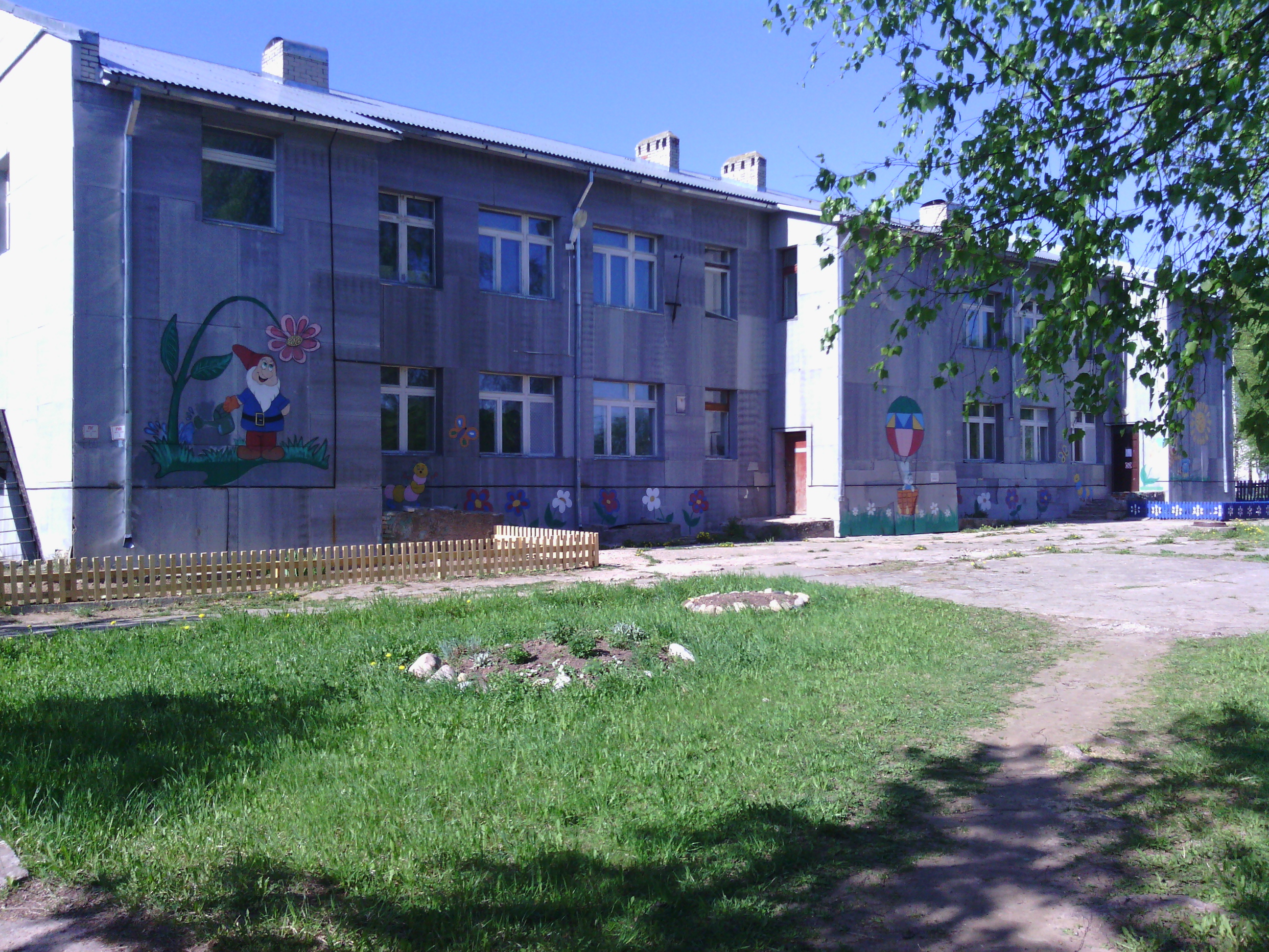 Здание дошкольных групп, д. Никола, ул. Мира, д. 14 Здание дошкольных групп, д. Никола, ул. Мира, д. 14